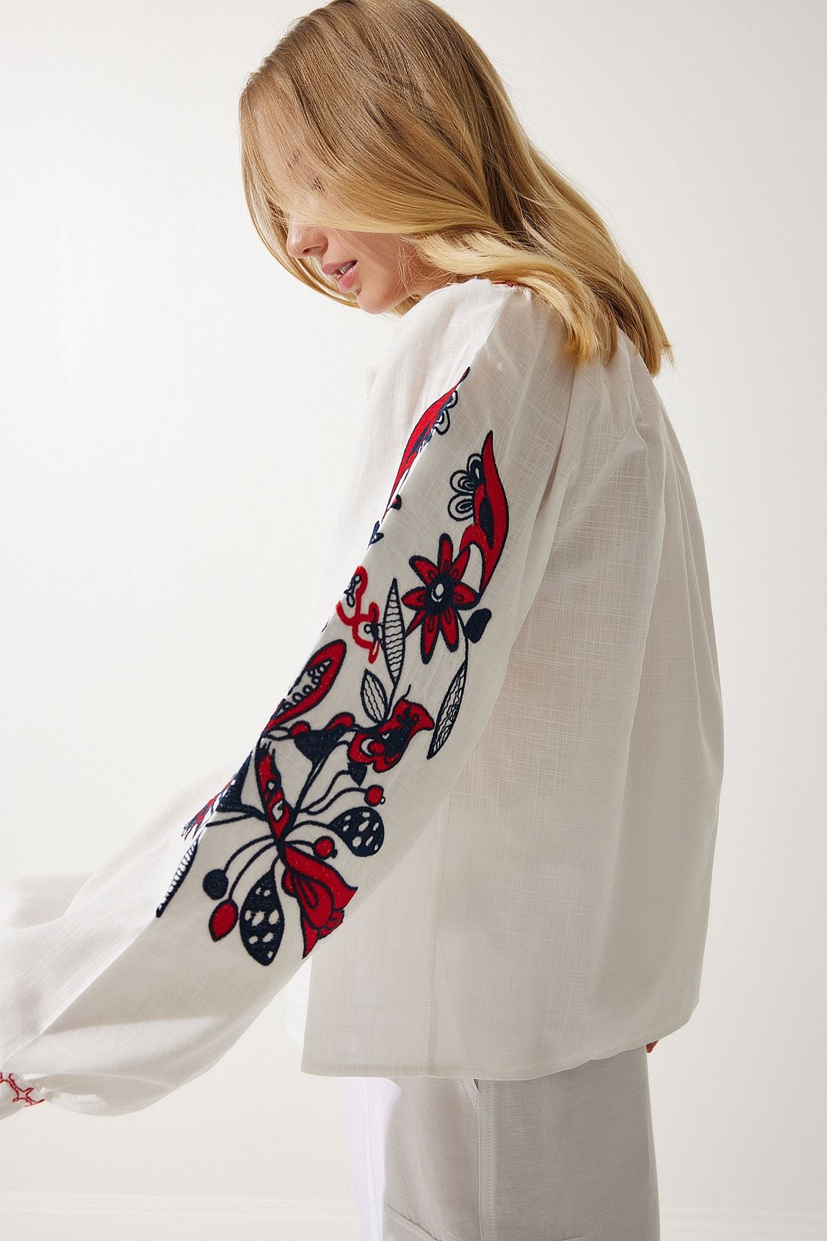 Female white embroidered button flax blouse es00151