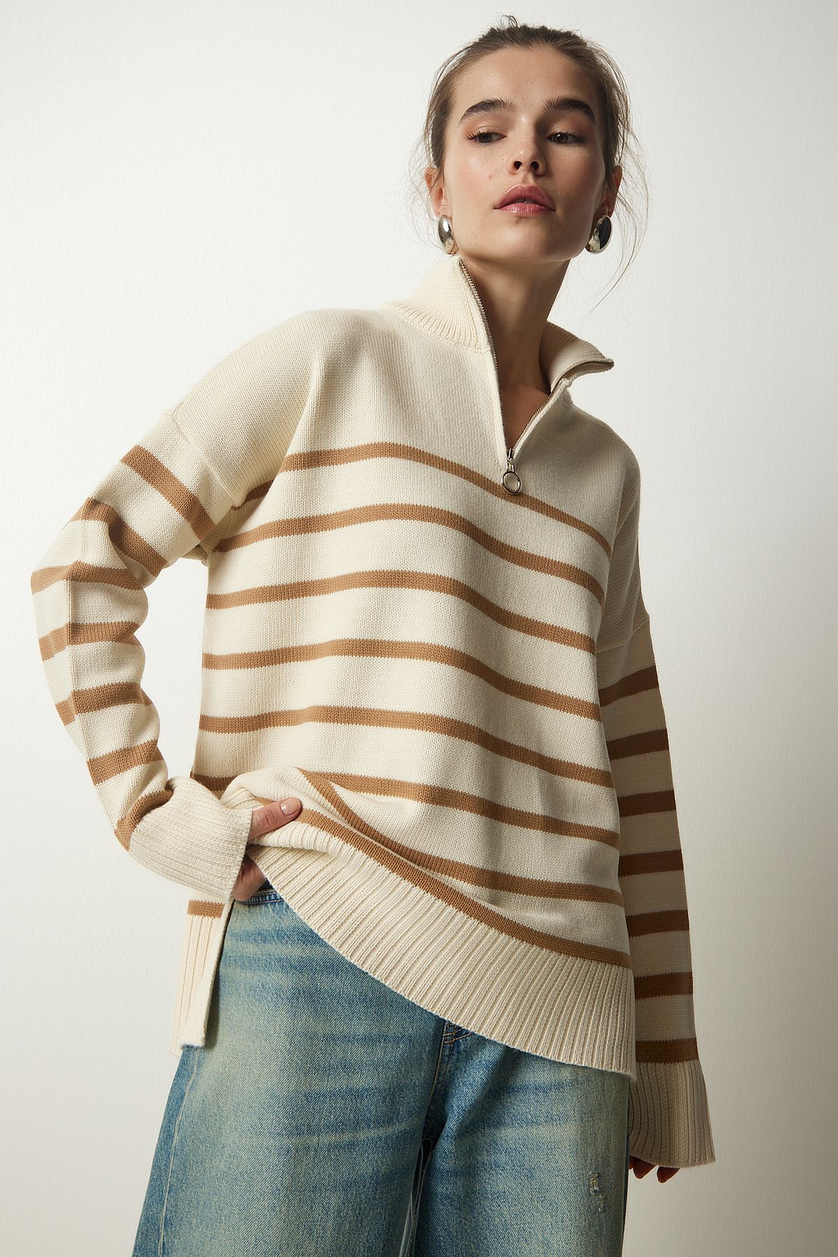 Women's Cream Biscuit Zippered Neckline Triko Sweater PF00045