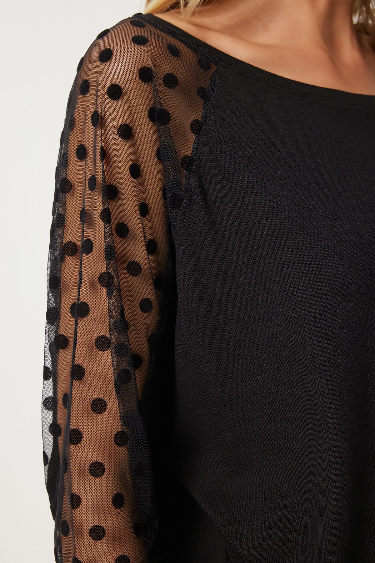 Female black polka dot tulle detailed viscose blouse EN00625
