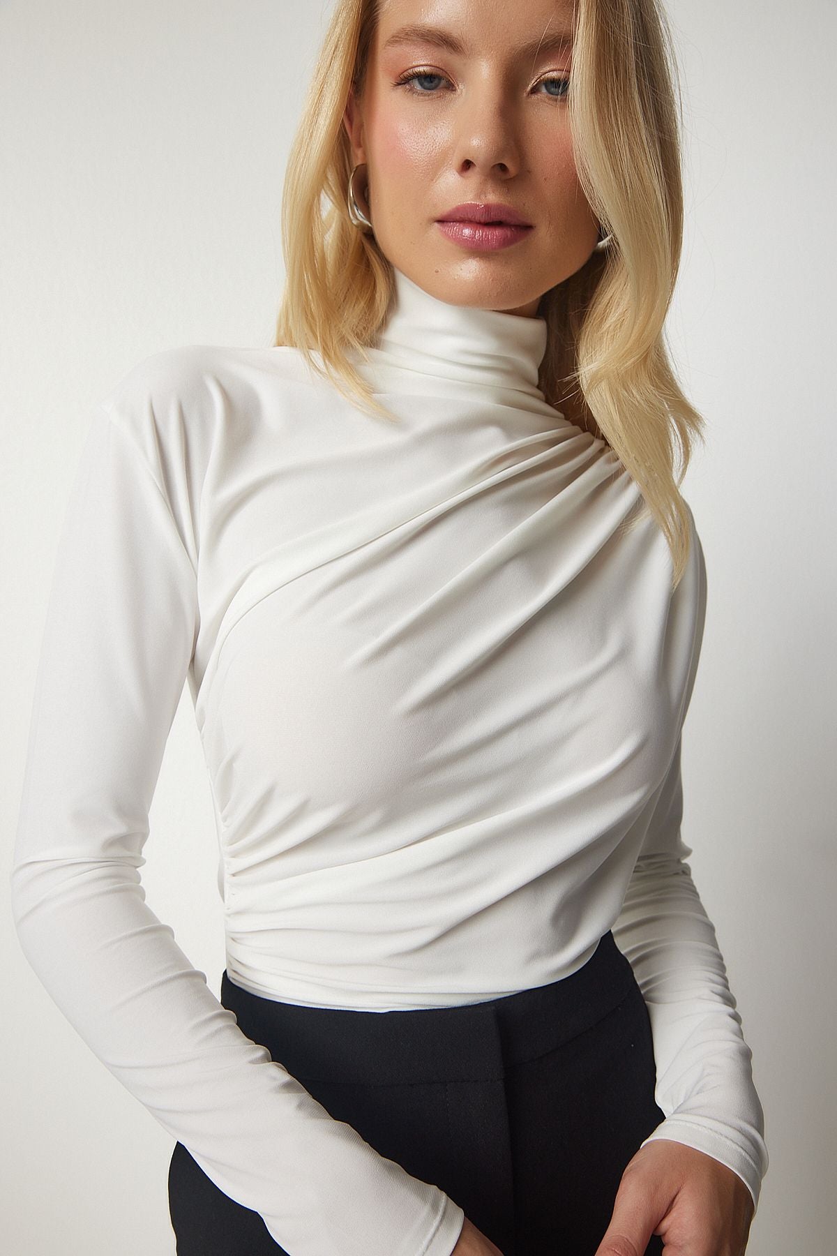 Female Ecru Shirring Detailed Sandy Blouse FF00135