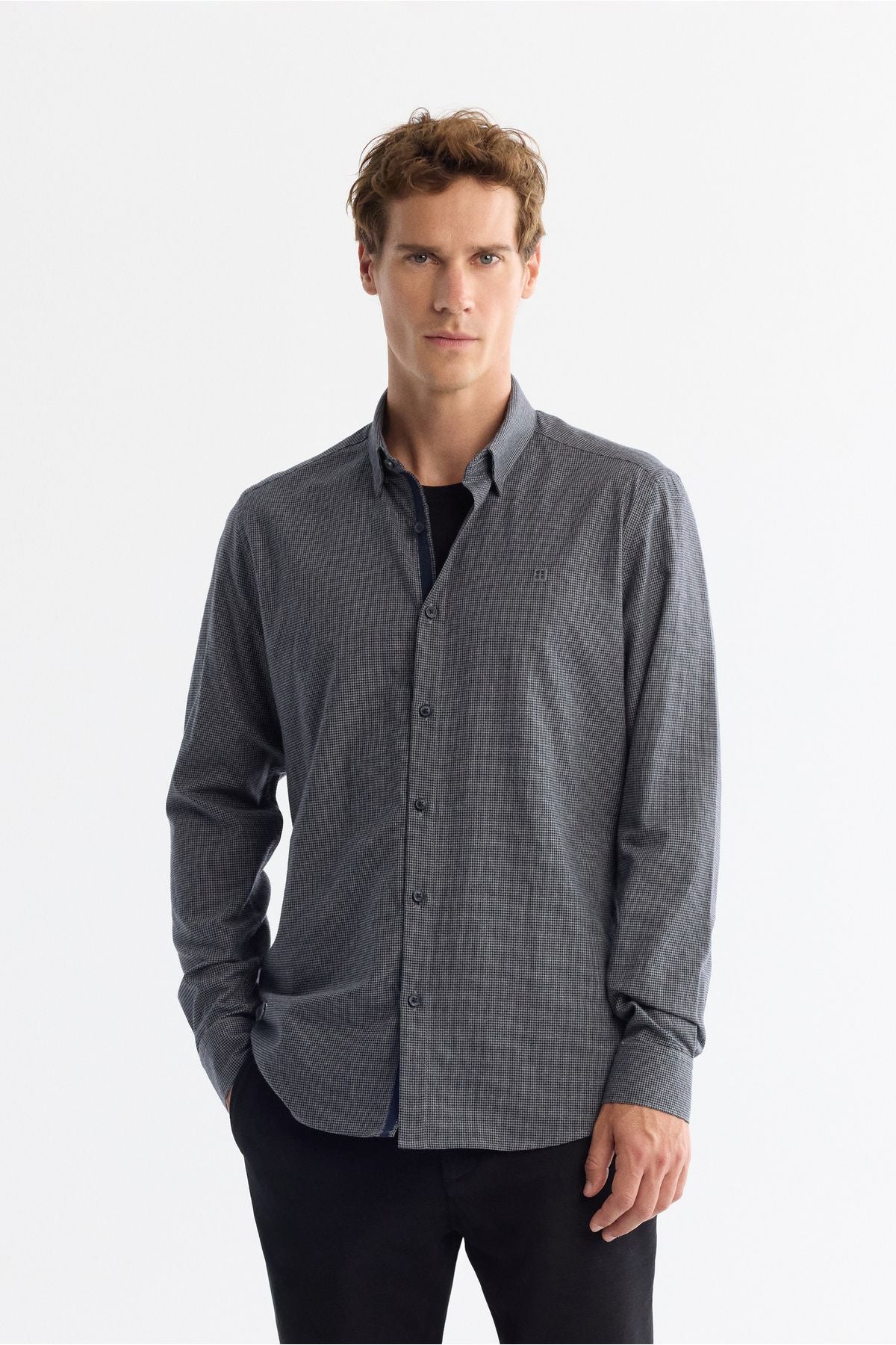 Men's Navy Blue button collar 100 %cotton flannel shirt A42Y2002