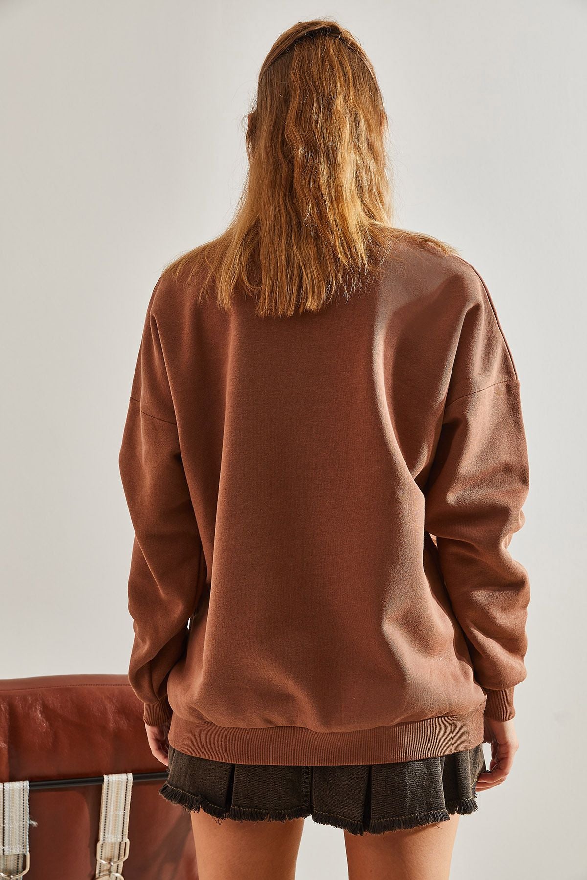 Sweatshirt with three threads with women