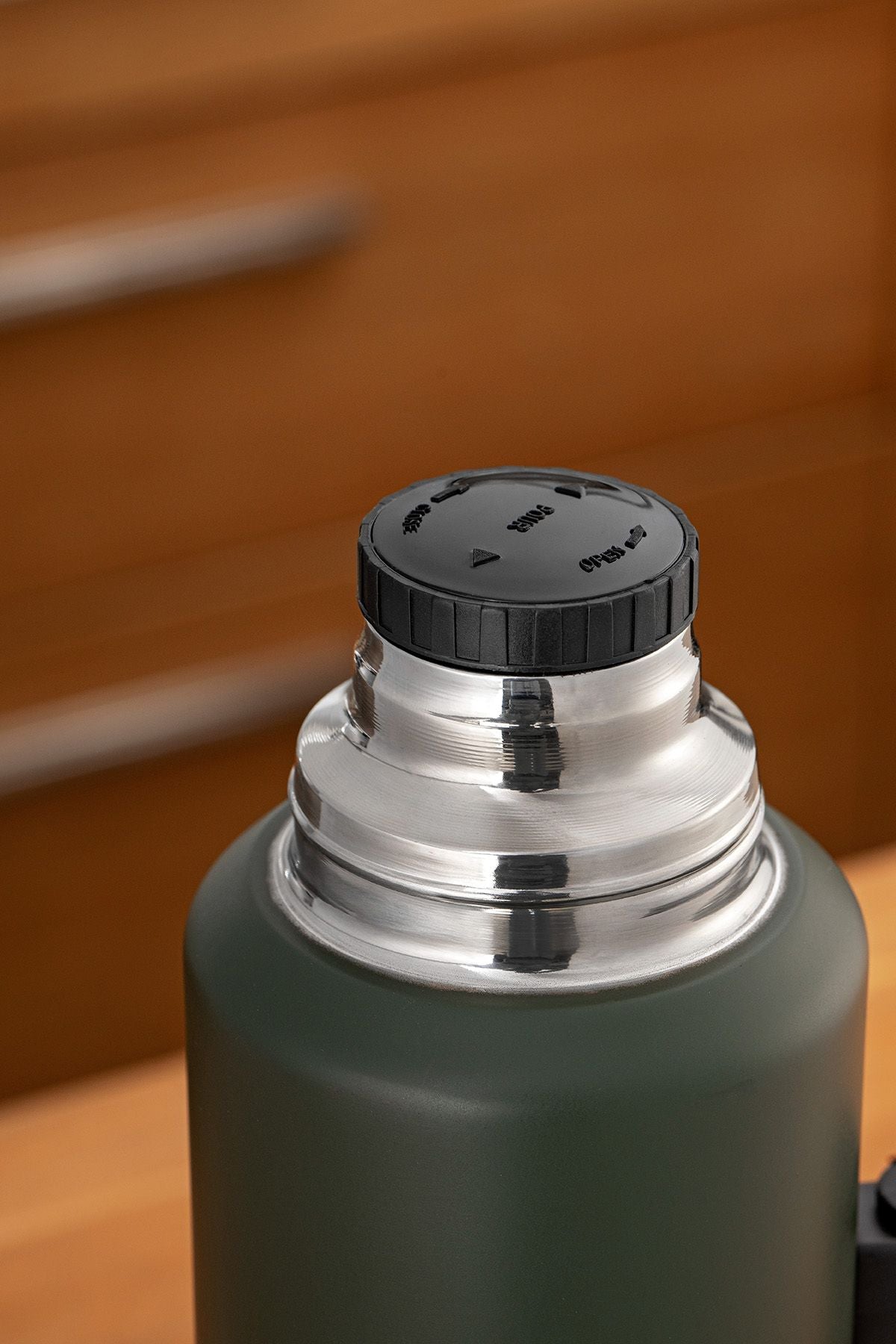 Camper Green Thermos 1.5 lt