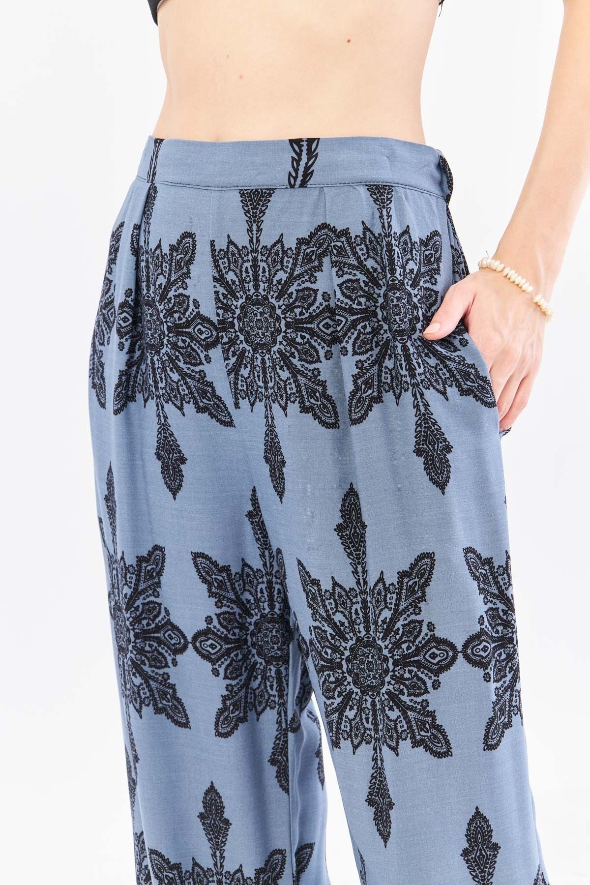 Woman Indigo Patterned Plenty of Pacha Pants Arm-23001124