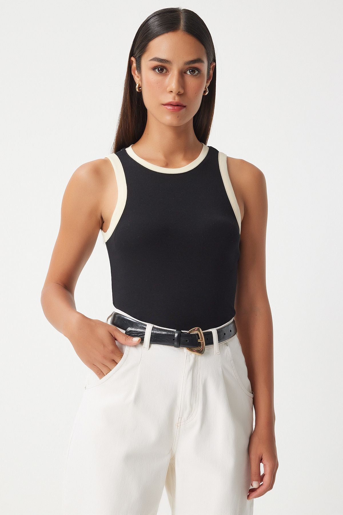 Female black cream sleeveless contrast colored blouse FK00010