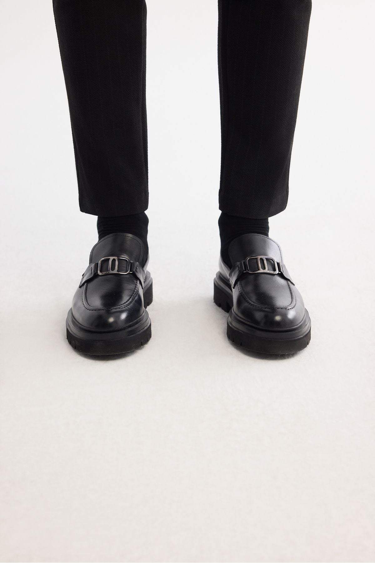Men's Black 100 %Leather Flexible Base Classic Shoes A42Y8015