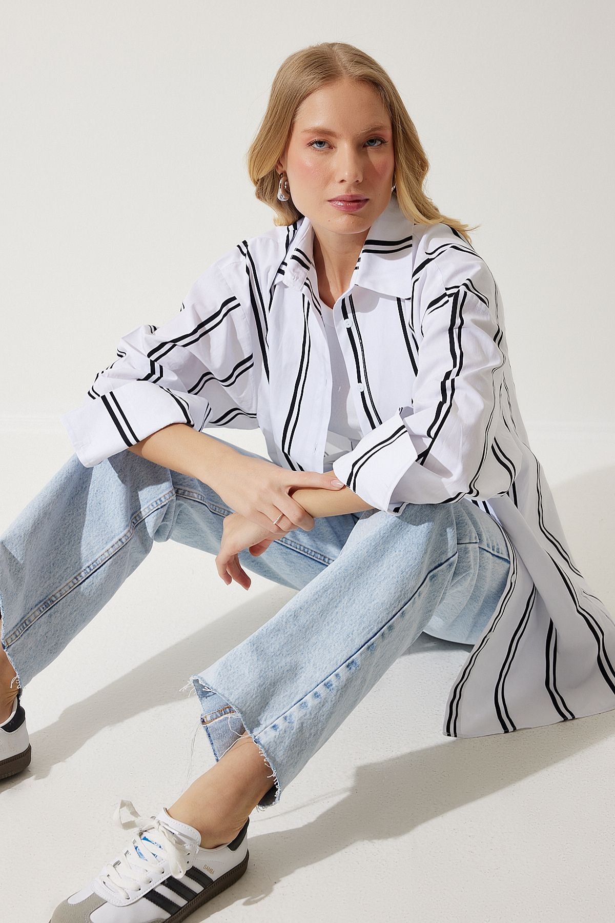 Woman White Black Striped Oversize poplin shirt BP00154