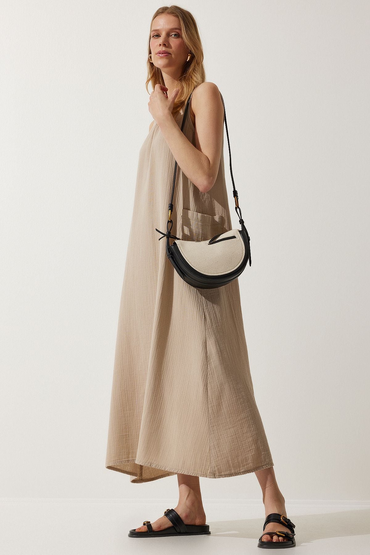 Female Beige Wide Pocket Summer House Muslin Dress Sa00022