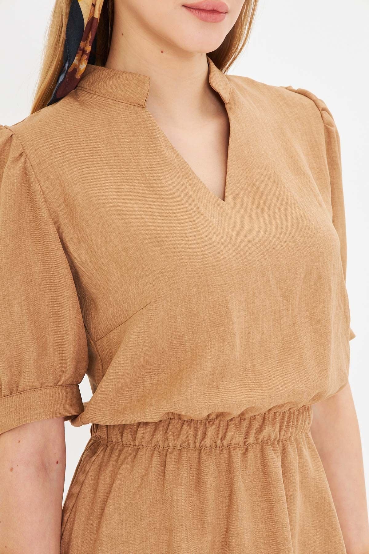 WOMEN CAMEL V-YAKA WAST WAST RAST SHORT SOLD KLOŞ DRESS ARM-25Y001001