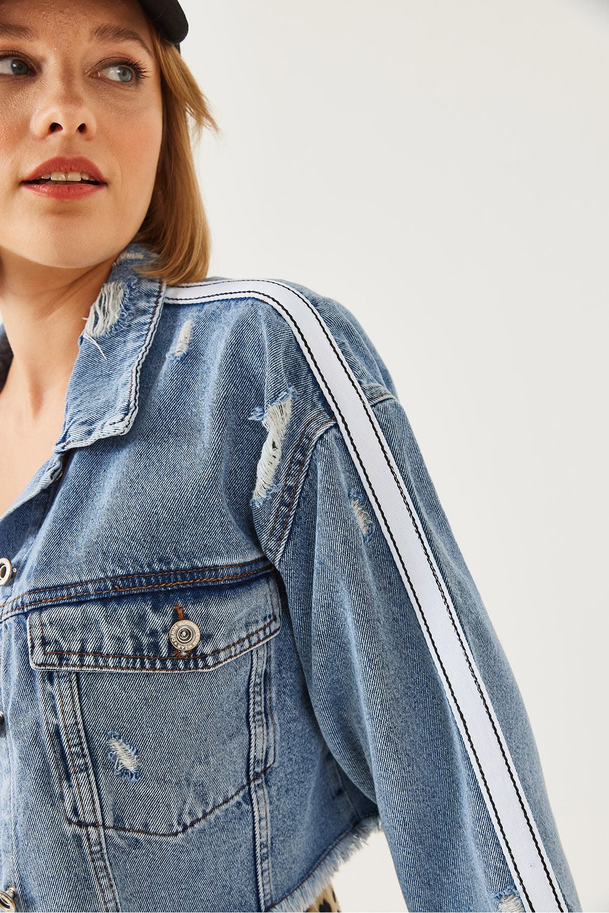 WOMEN'S TENDED DETAIL CROP denim jacket 60251948