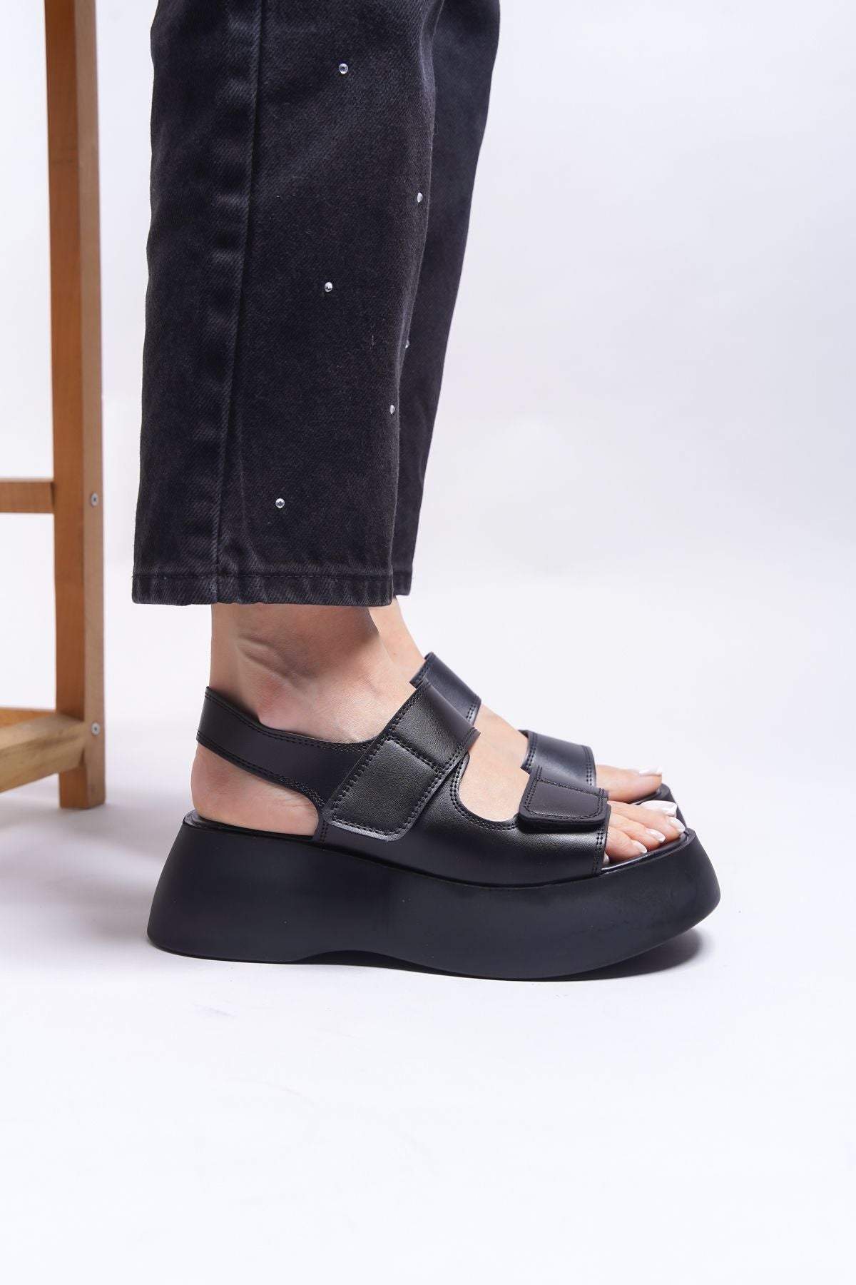 Olnesari Woman Sandals 0012804 Black Skin