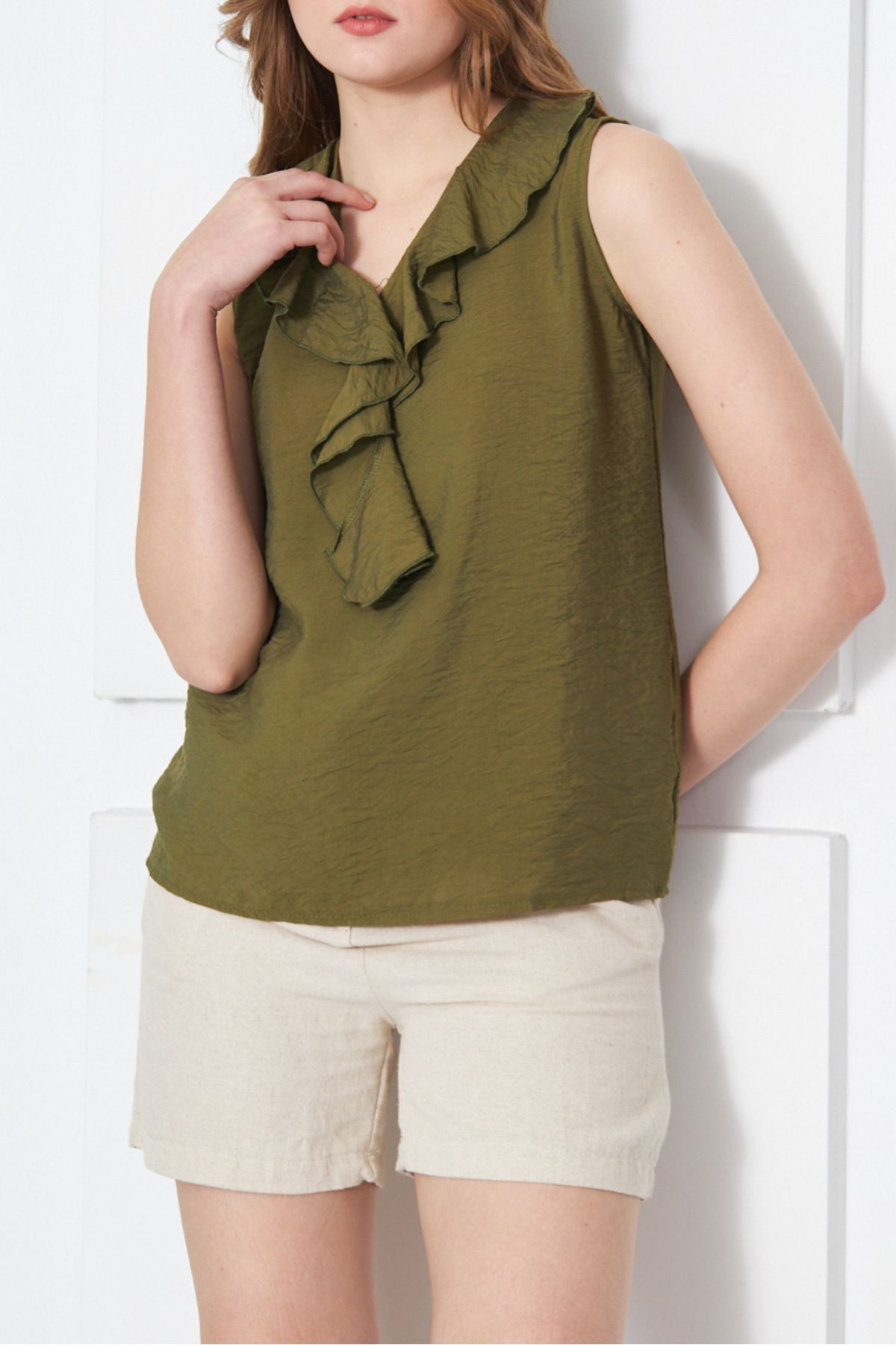 WOMEN'S GREEN SIDE Armless Blouse ARM-21K001184