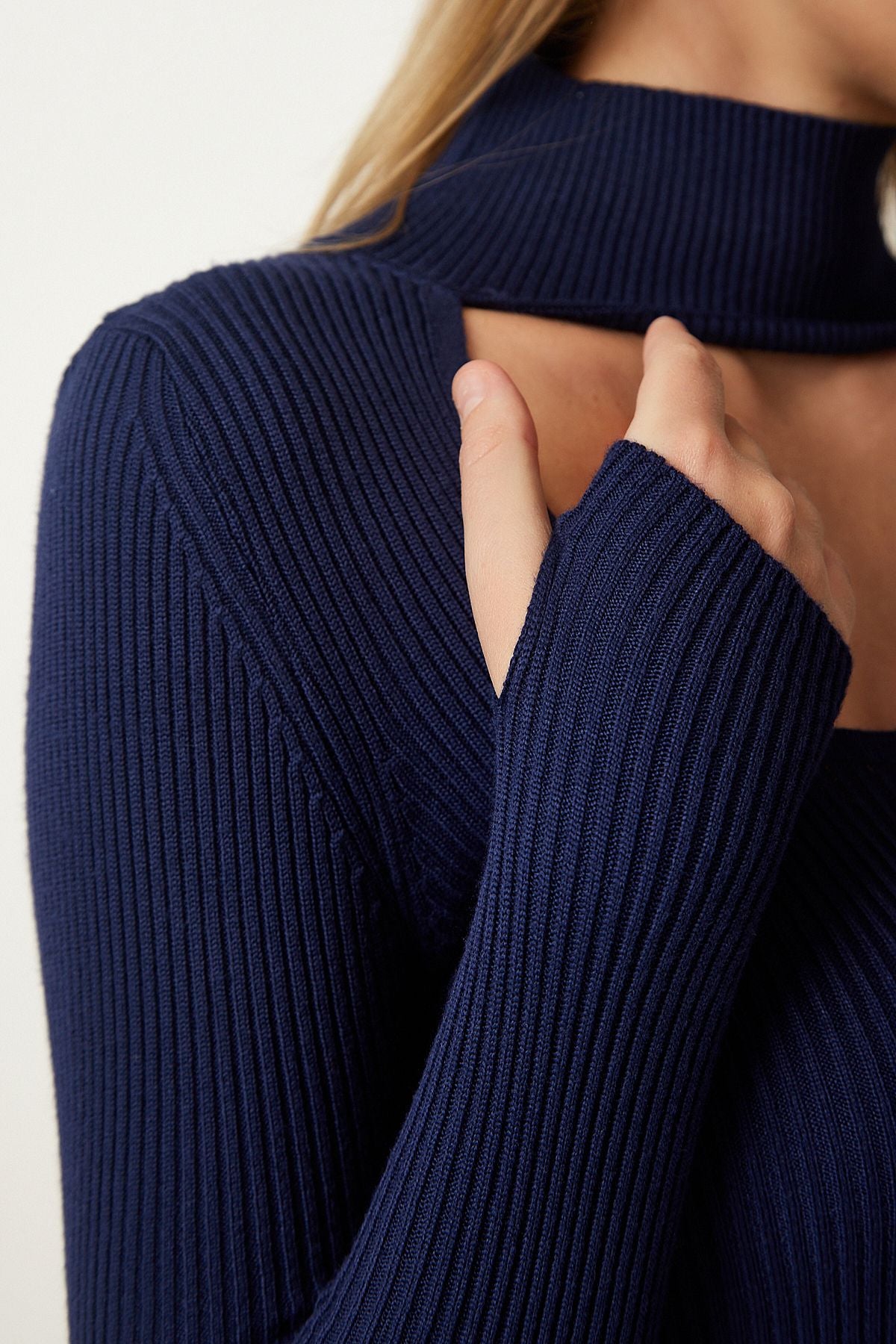 Woman Navy Blue Cut Out detailed upright collar wick knitwear sweater FN03165