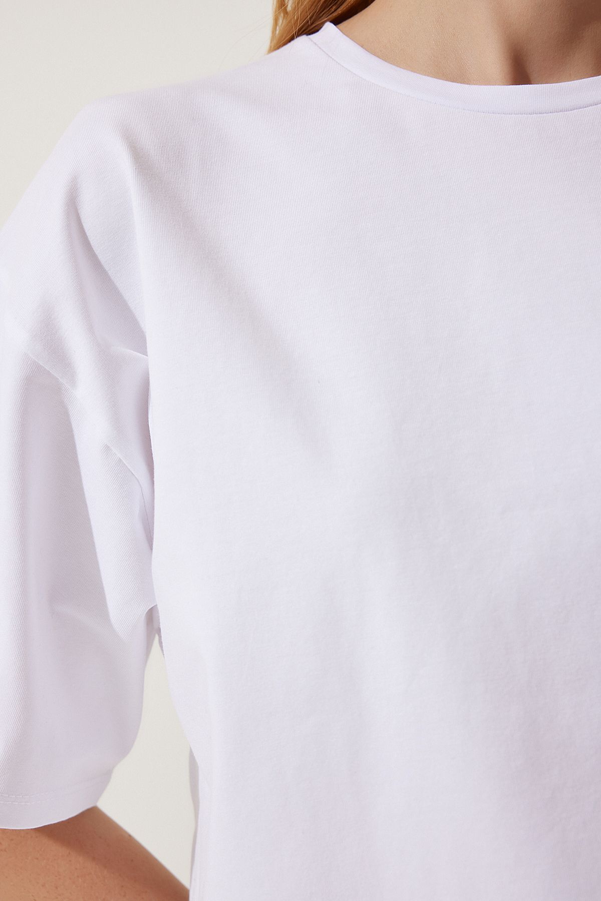 Woman White Basic Oversize Knitting T-Shirt HW00007