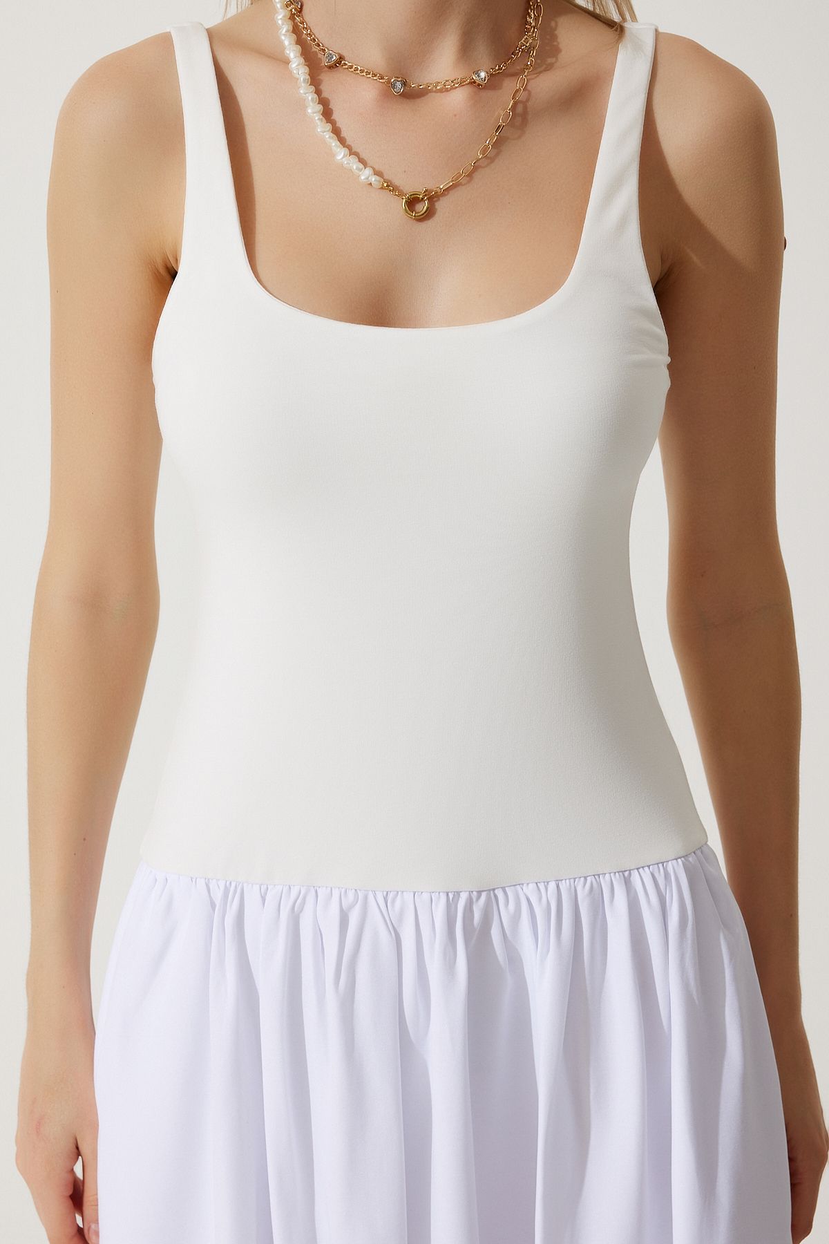 Woman White Balloon Midi Dress UB00276