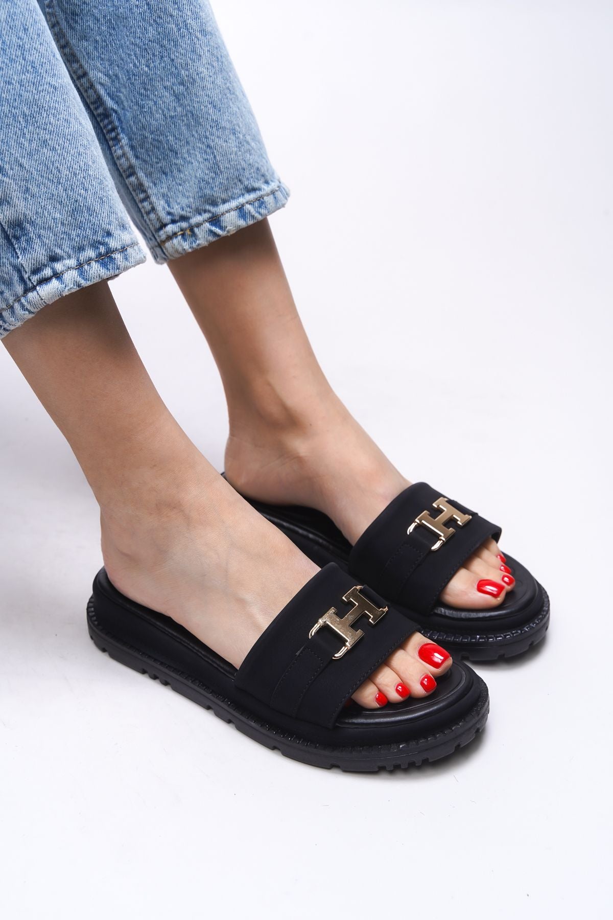 Kazigneil Woman Slippers 0012600 Black