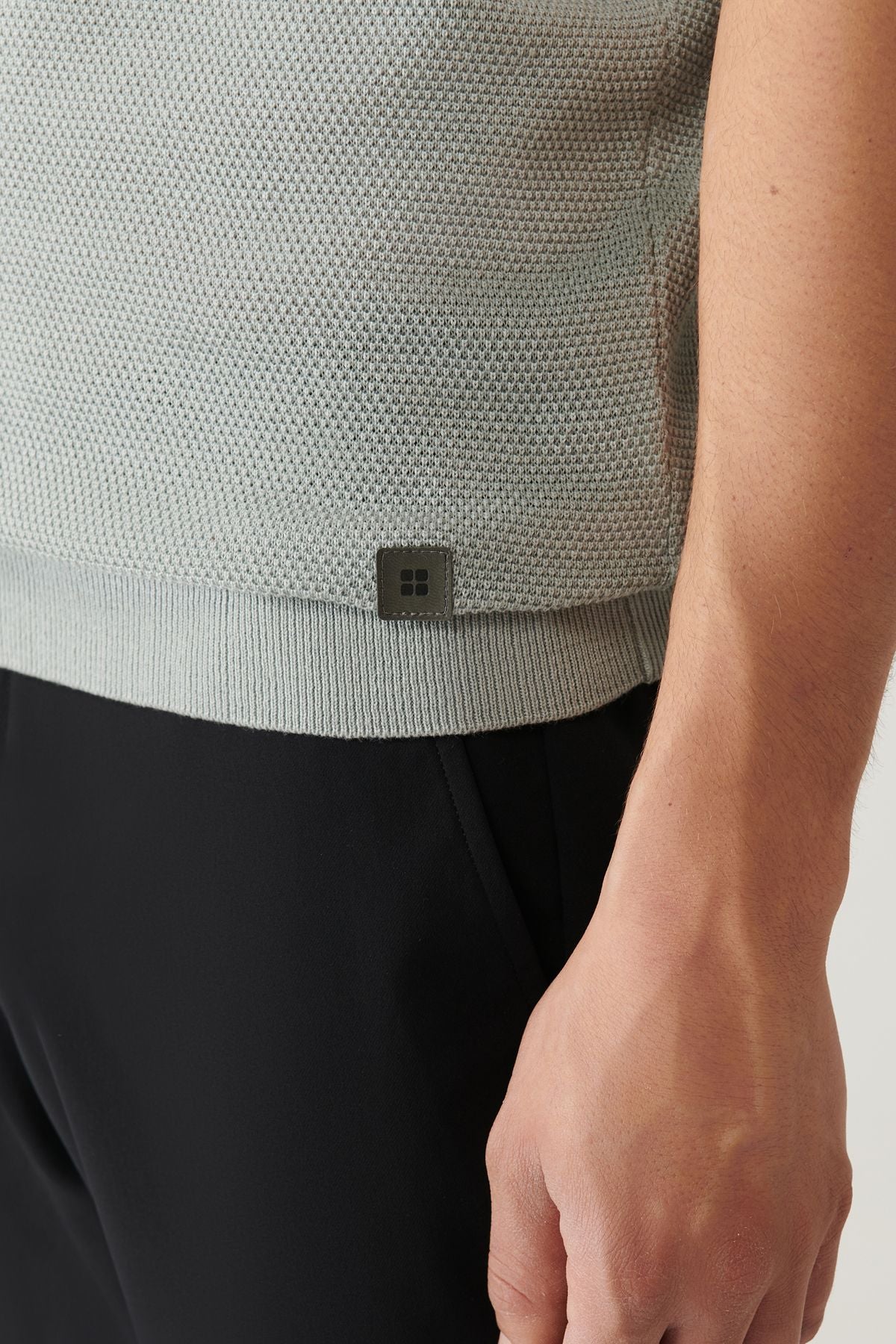Men's gray bike collar textured cotton knitwear T-shirt E005027