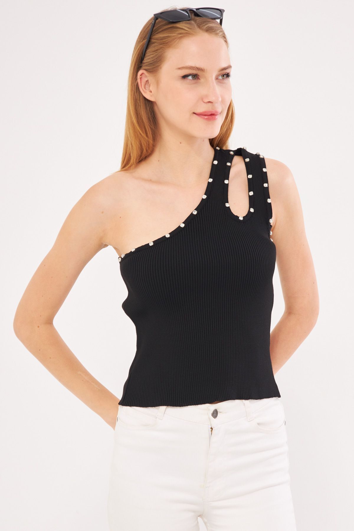 Woman Black One Shoulder Window Stone Triko Blouse ARM-24Y134005