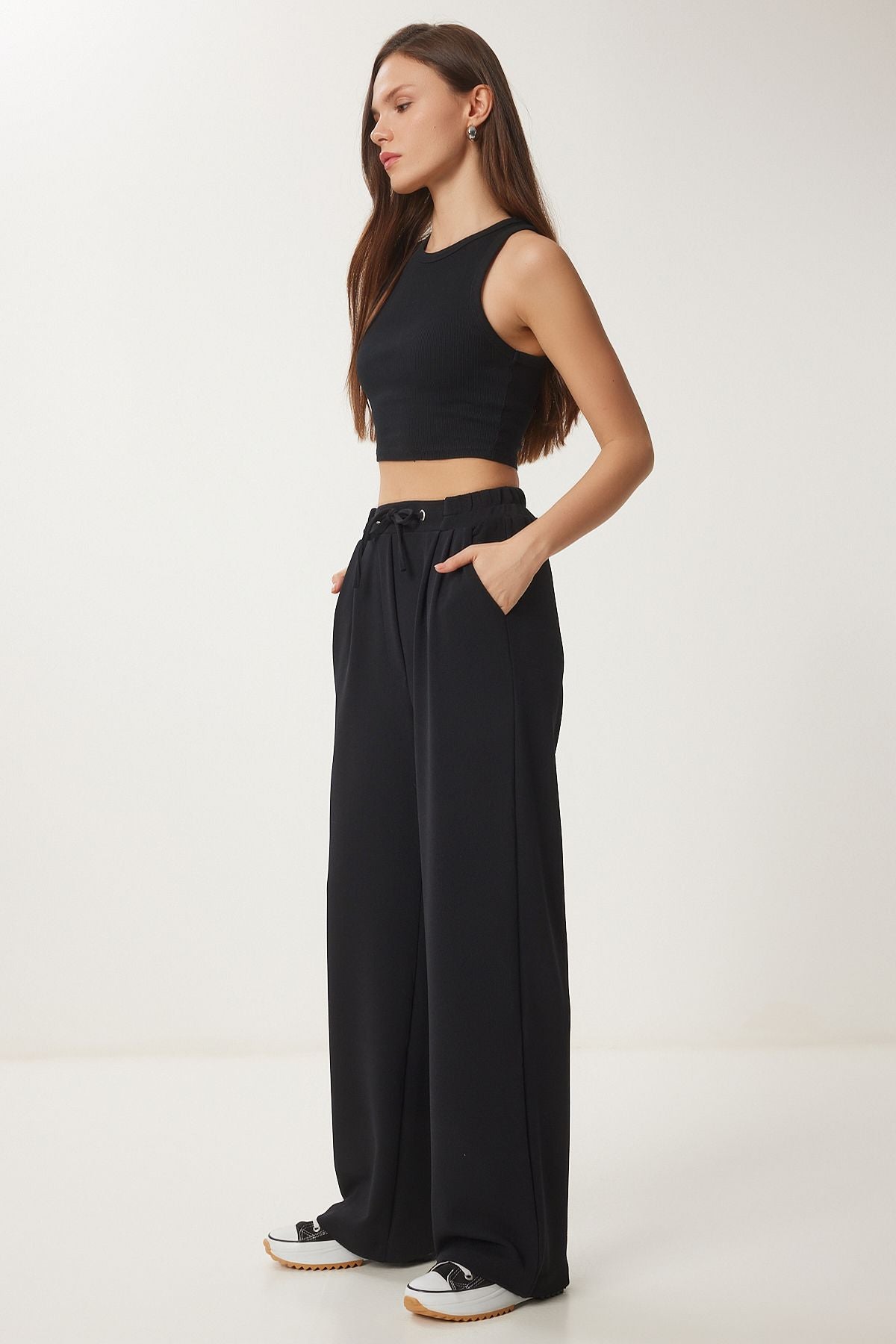 Women's black abundant trotting pants rv00204