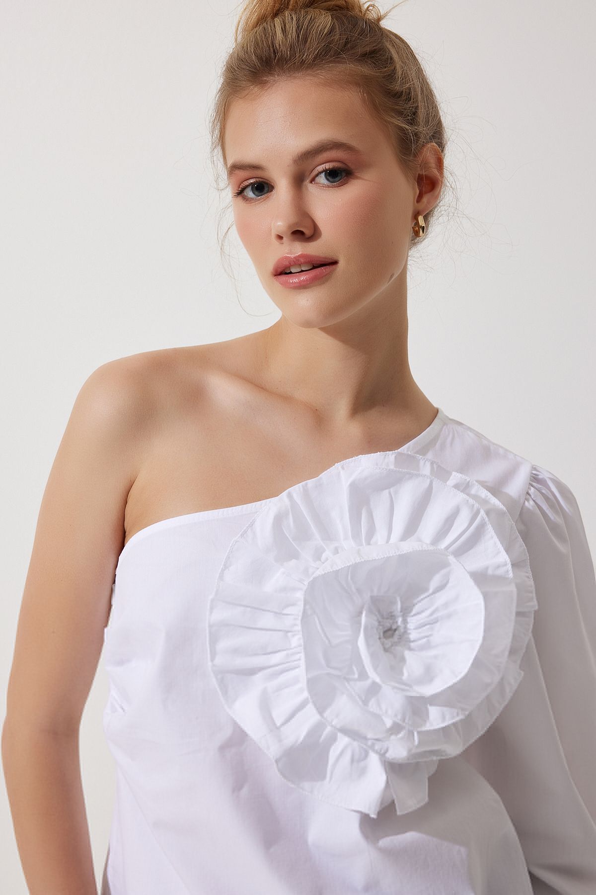 Women's White Flower Accessory Premium Design BLYP FK00009