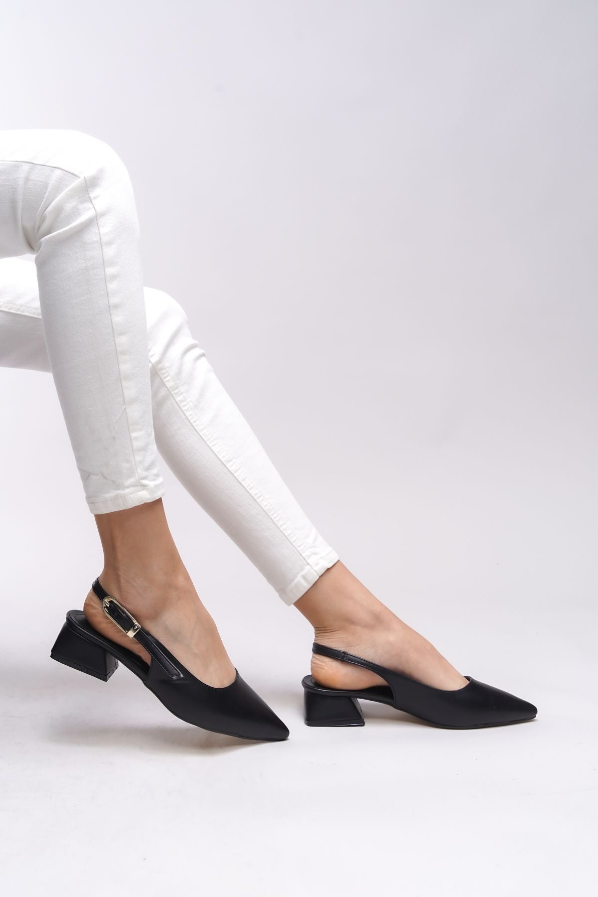 Tyltora Behind the Back of Woman Open Pointed Nose Heeled Shoes 0012303 Black Skin