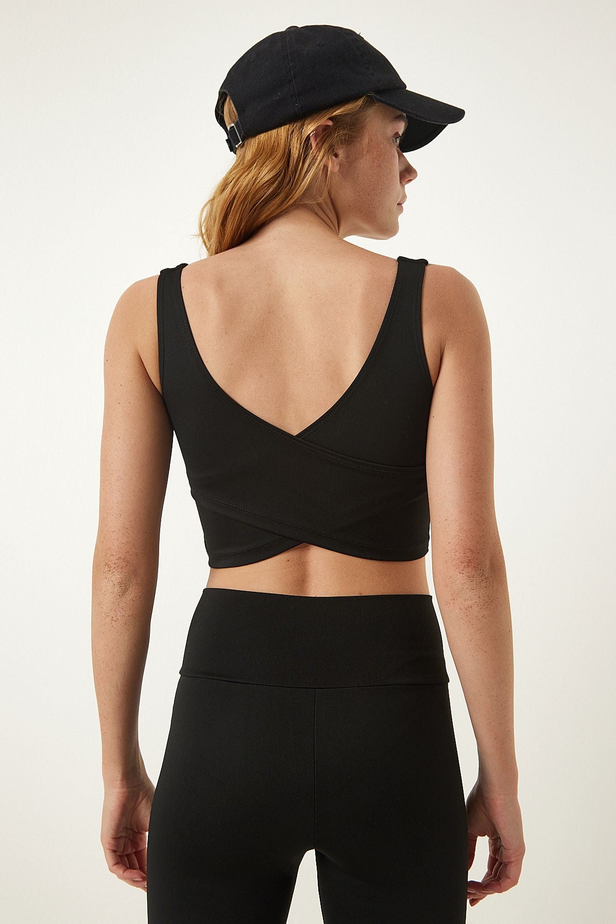 Black Cross Back Detailed Shaping Knitting Sport Bra OW00019