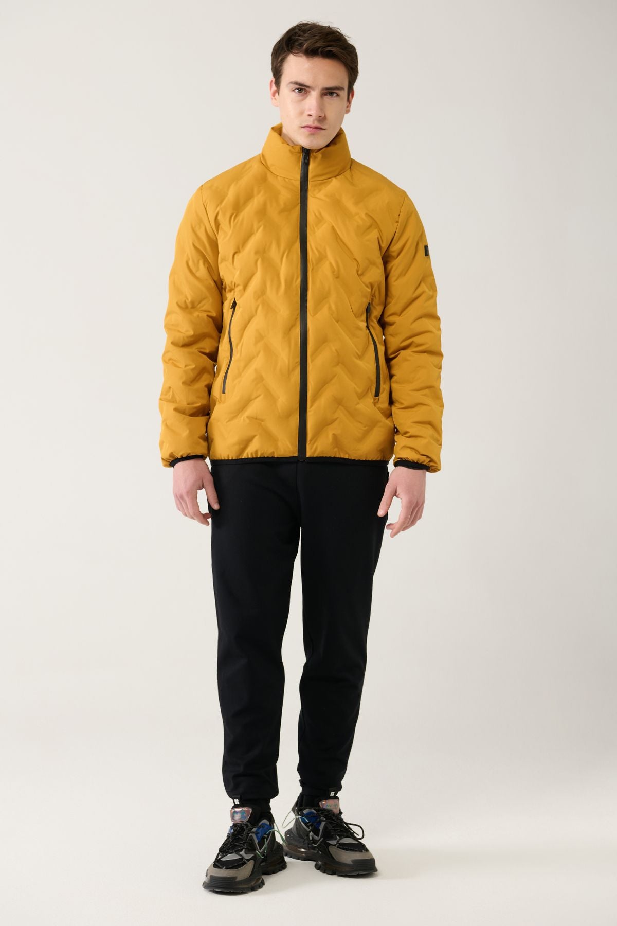 Men's saffron upright collar water repulsive windproof light swelling coat E006036