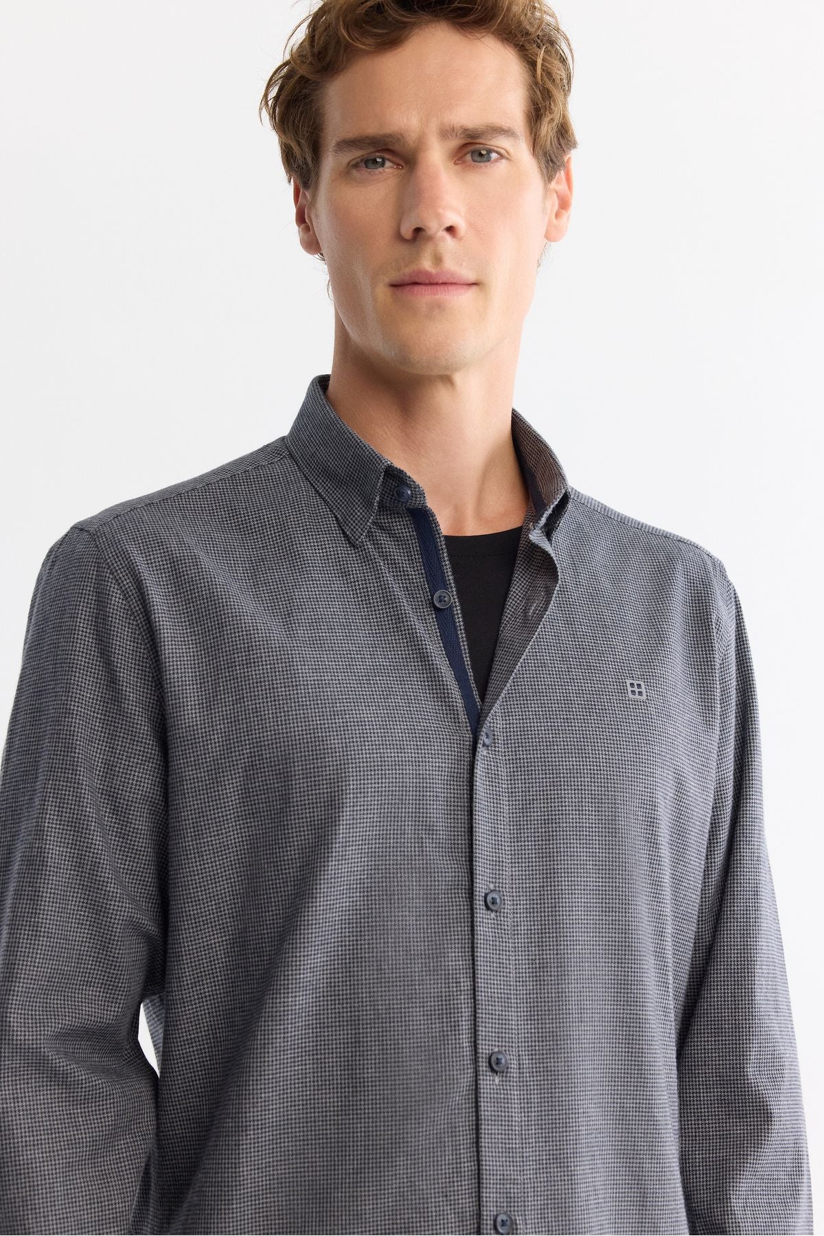 Men's Navy Blue button collar 100 %cotton flannel shirt A42Y2002
