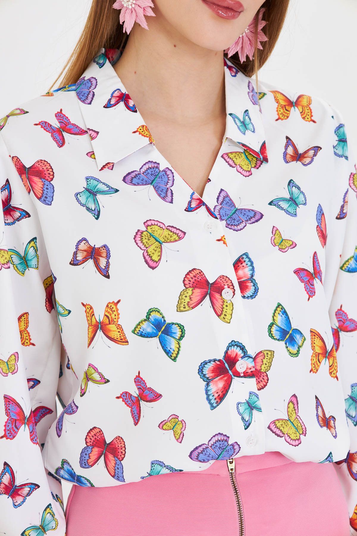 Woman White V-Neck Balloon Arm Patterned Shirt ARM-25Y001016