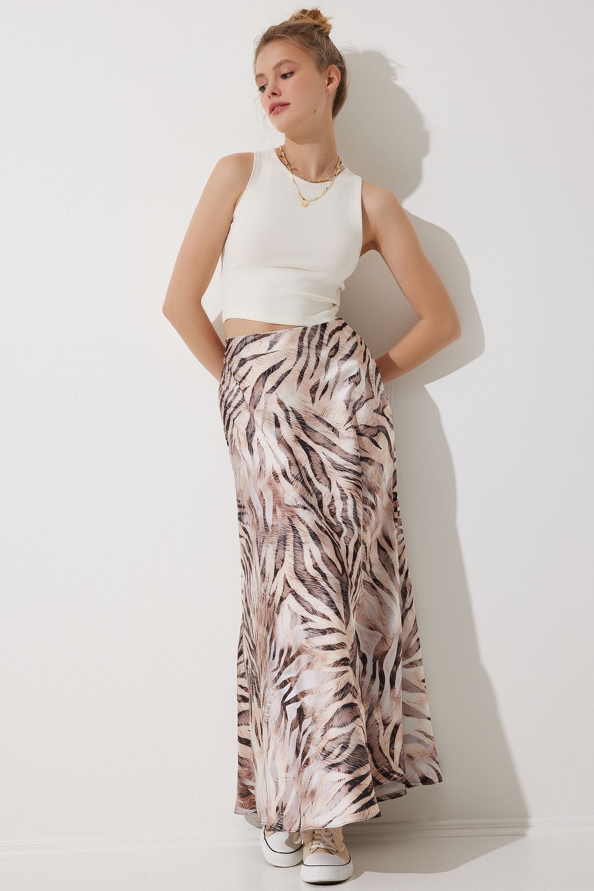 Female brown cream patterned satin surface skirt DD01320