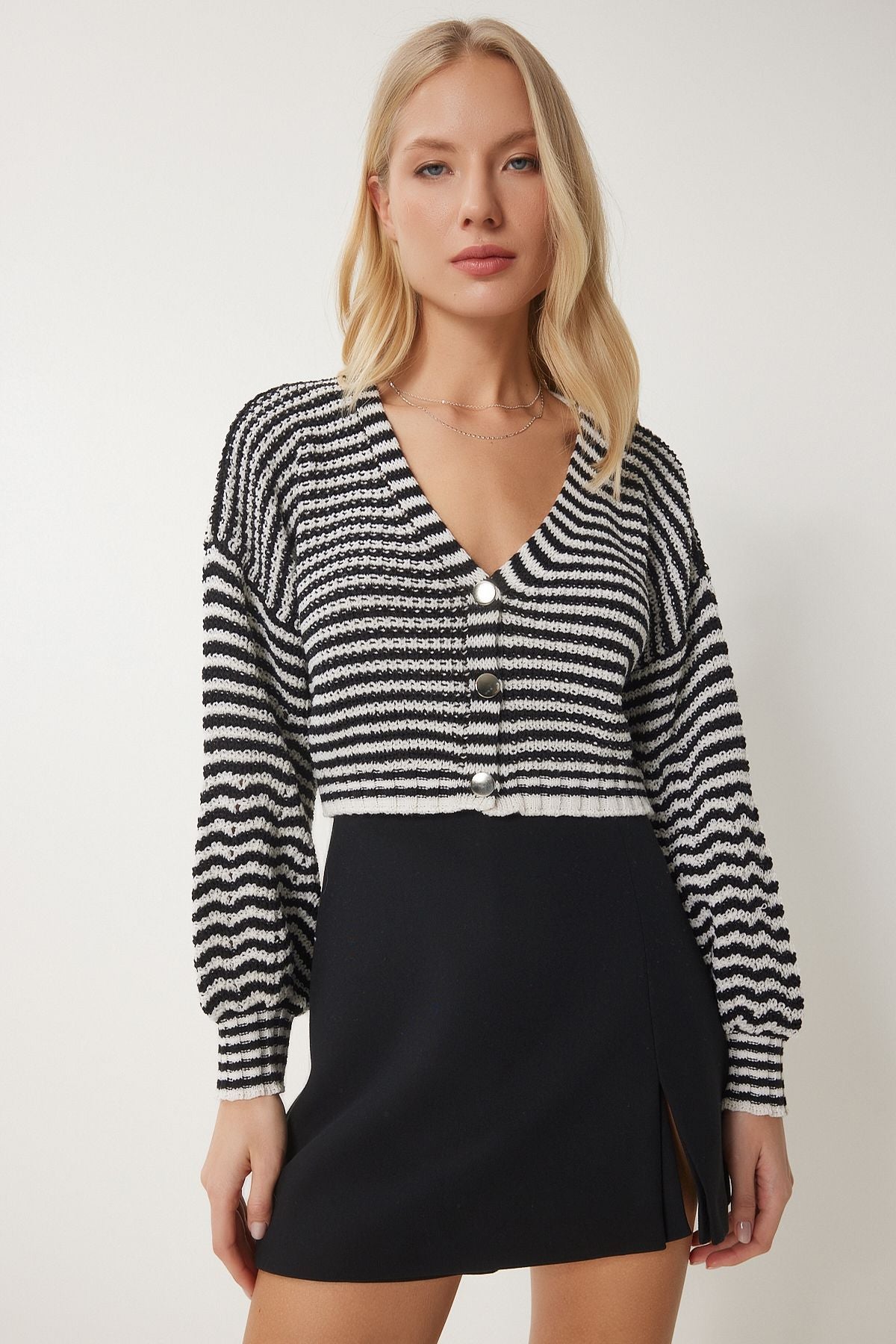 Female Black Cream Outlet button Crop Knitwear Cardigan AN00178
