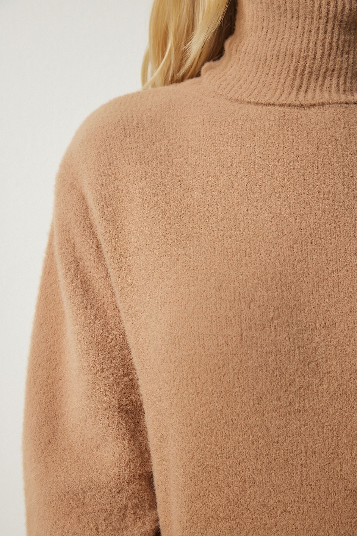 Female Biscuit Fisherman Collar Soft textured knitwear sweater MX00140