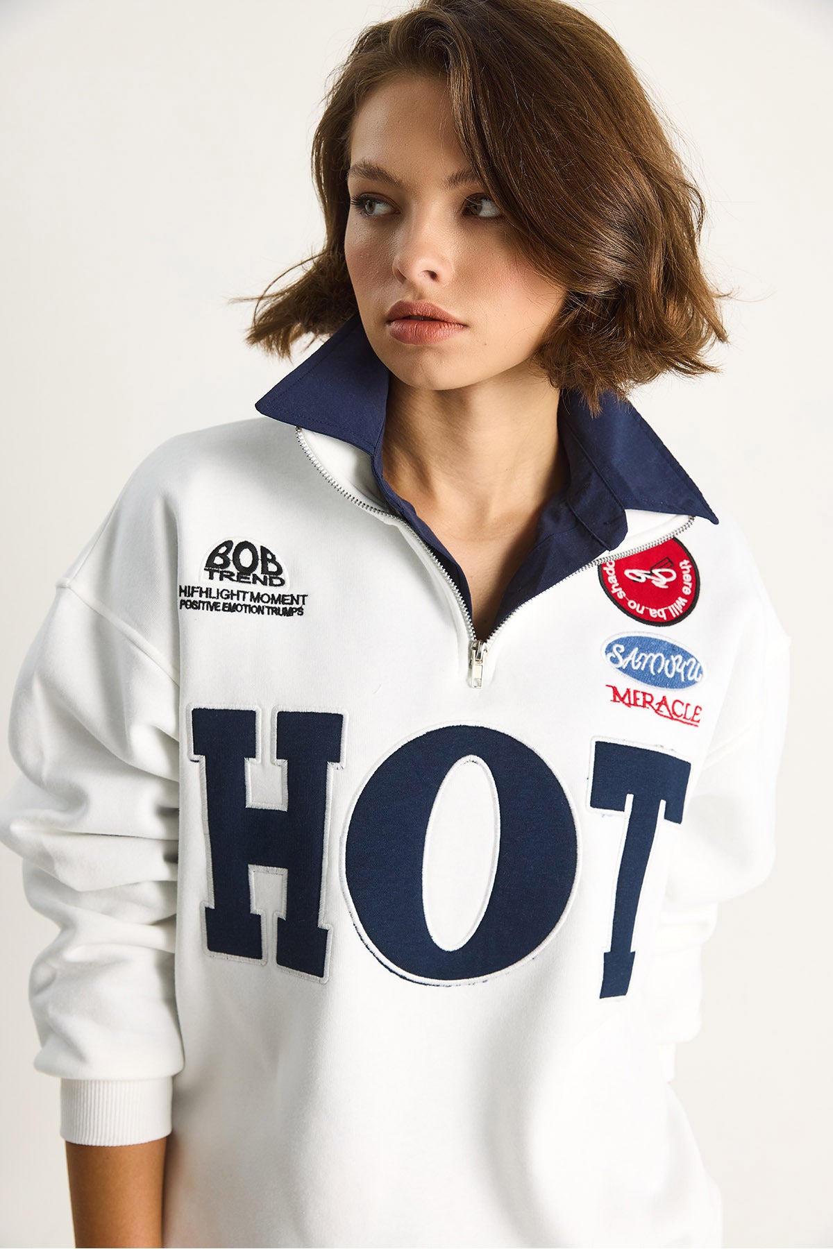 Women's Zippered Stand-Up Collar Embroidered Three Thread Ribbed Oversize Sweatshirt 10006 60284067