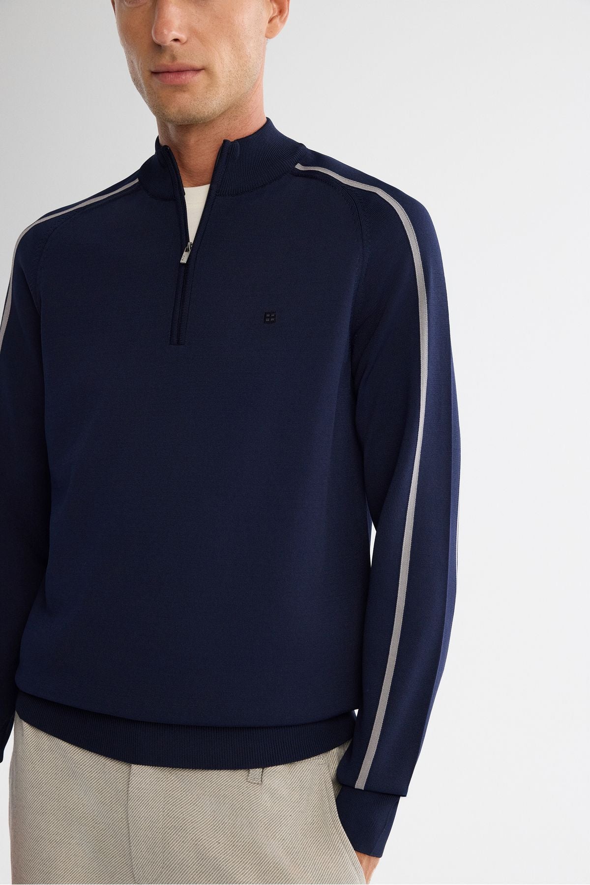 Men's navy blue zipper upright collar rayon knitwear sweater A42y5005