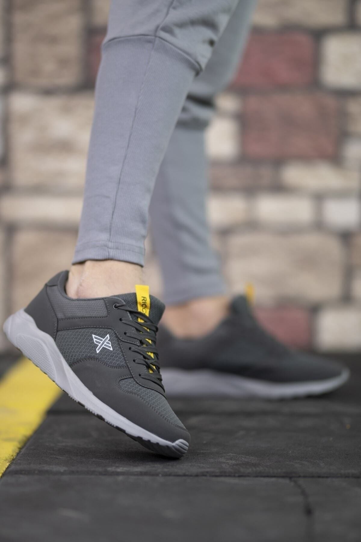 Super light smoked gray unisex sneaker 00124039