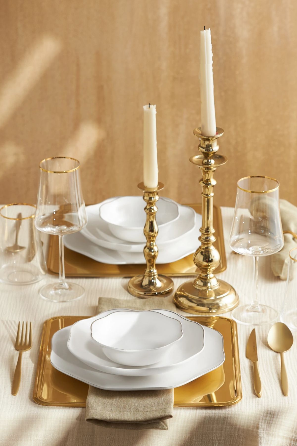 Lotus Fine Bone 18 Piece 6 Period Dinner Set Platinum