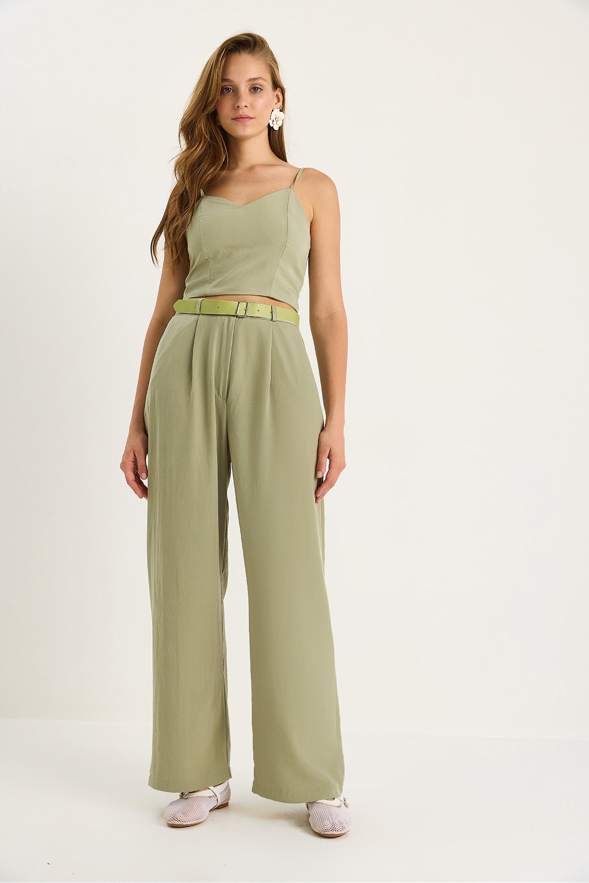 Women's Thin Strap Gipe Detailed Crop Blouse with Belt Pocket Loose Trousers Set 9379 60281104