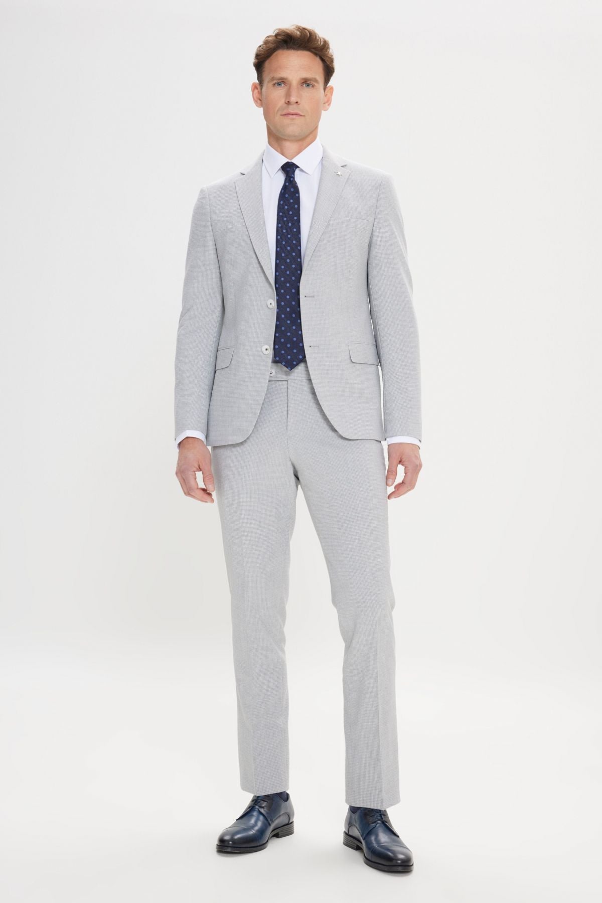 Men's light gray slim fit narrow cutting mono collar wafer patterned suit suits