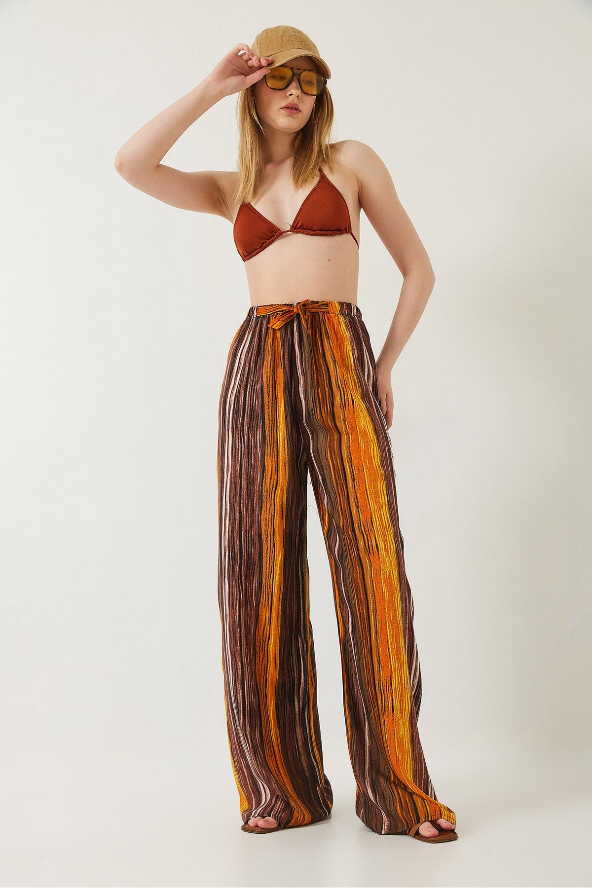 Female -linked patterned viscose pants 60261356