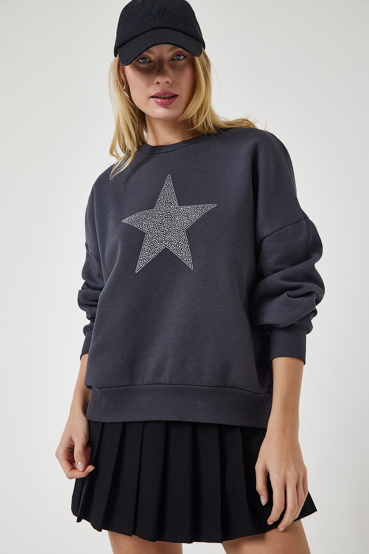 Woman anthracite star embroidered shreddon knitting sweatshirt ub00237