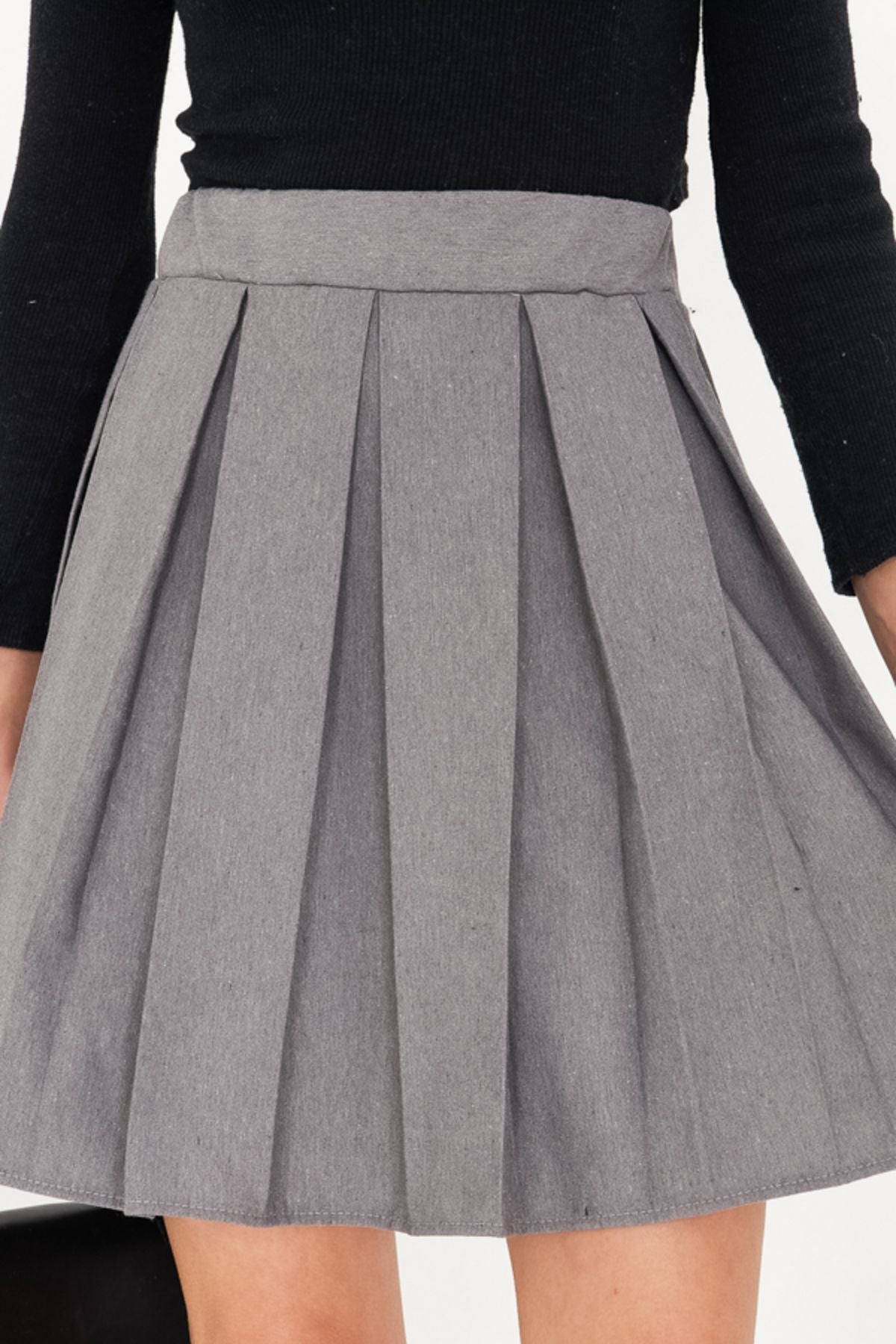Woman Gray Short Clash Skirt ARM-22K001013