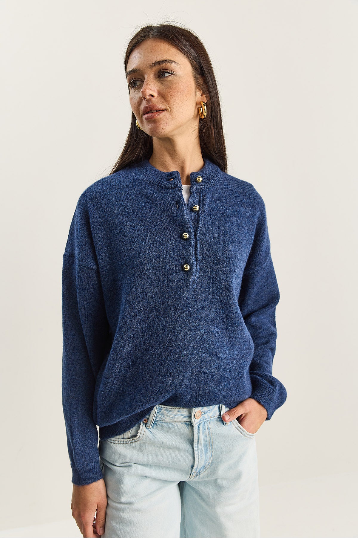 Women's Crew Neck 4 Button Regular Knitwear Sweater TK251128 60283720