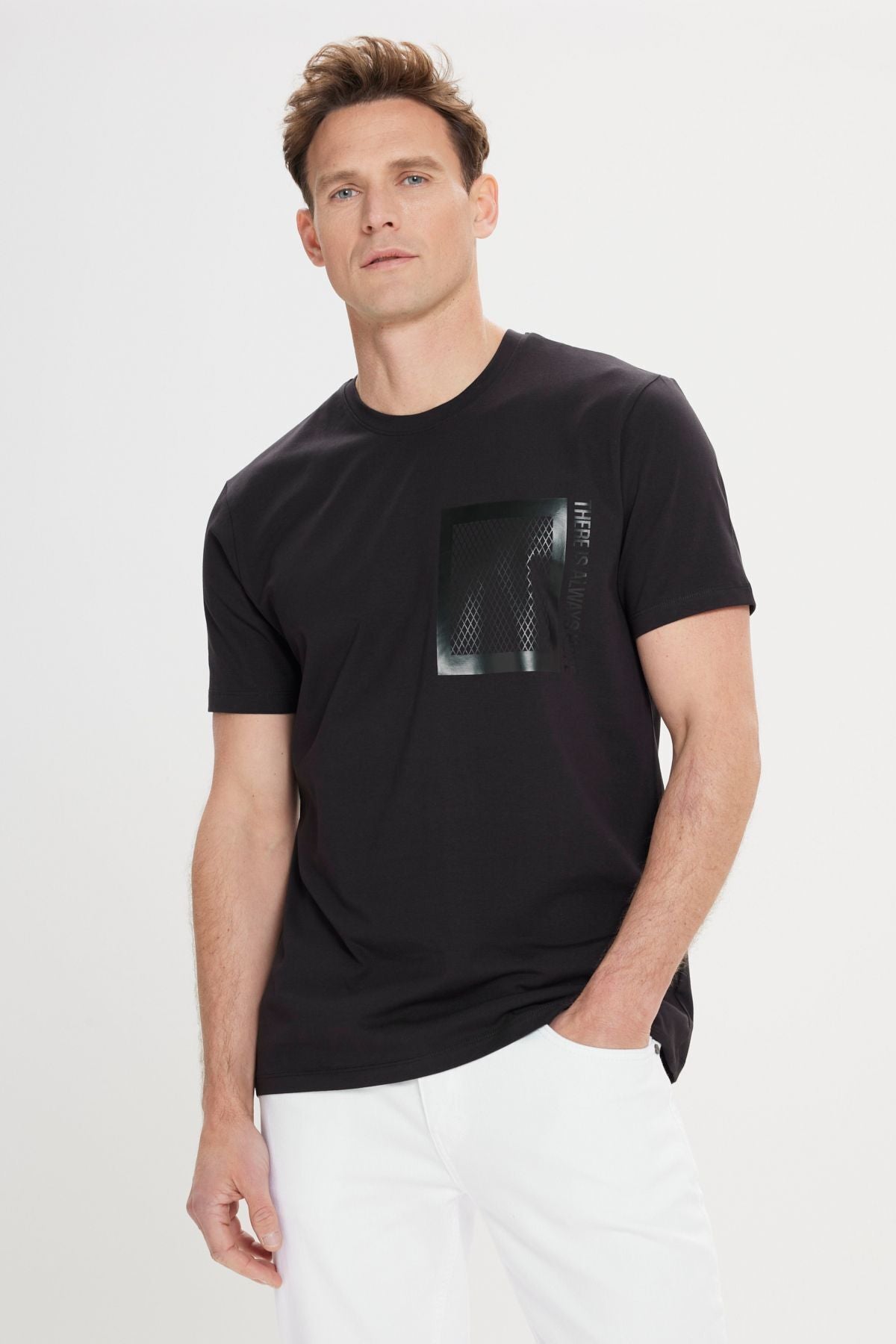 Men's black slim fit narrow cut bike bike collar cotton printed t -shirt
