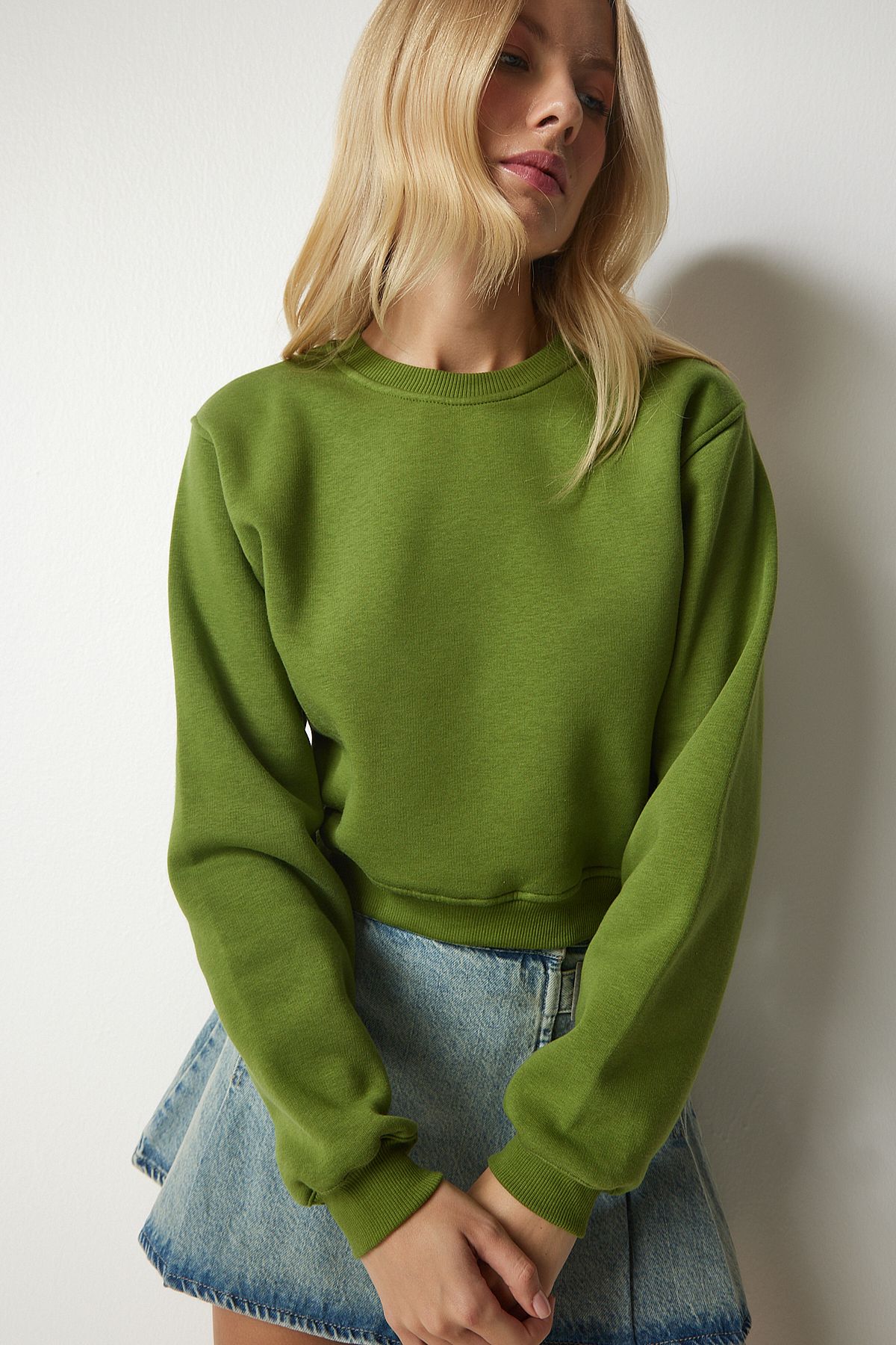 Female peanut green