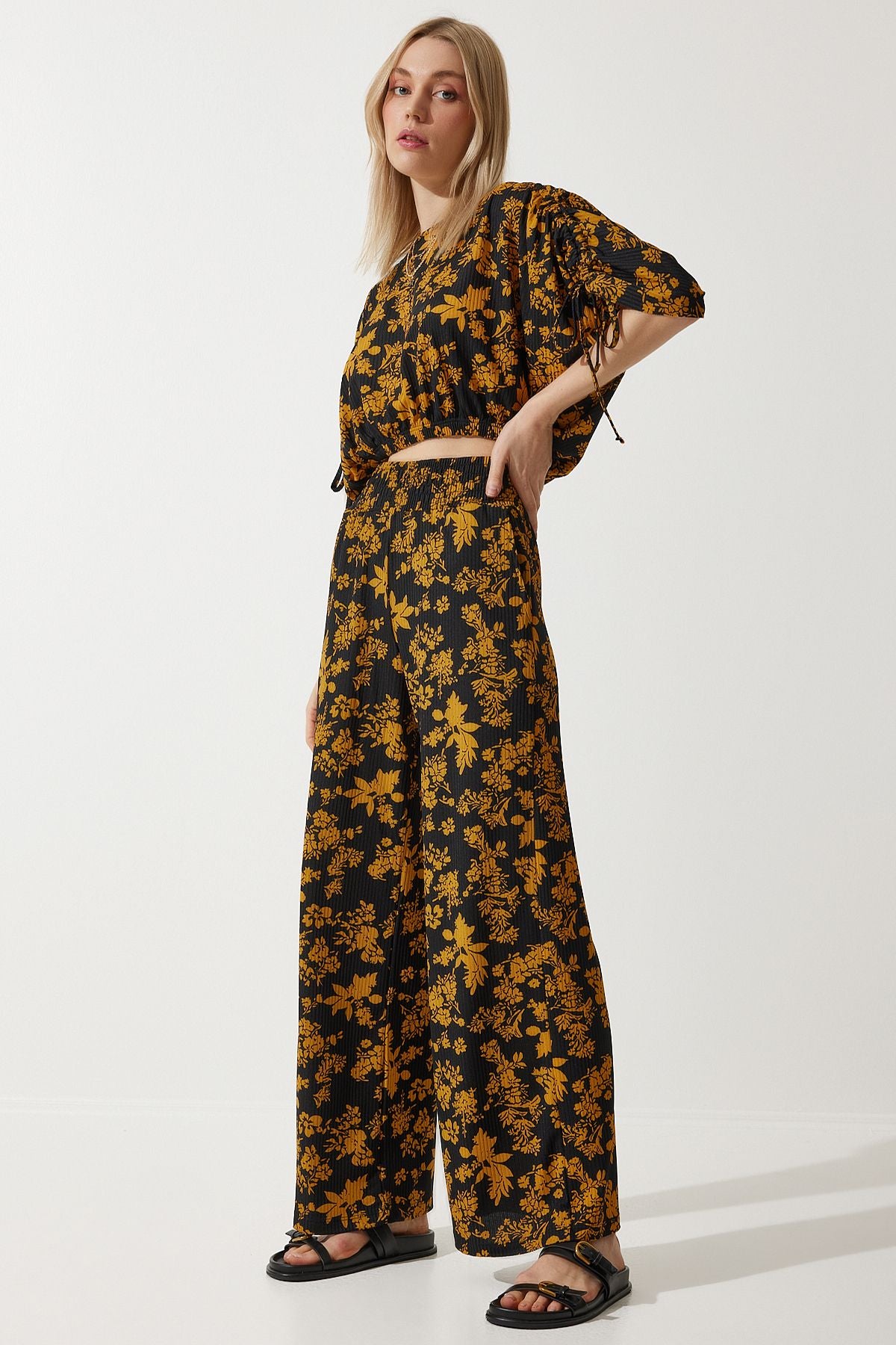Female black mustard patterned blouse palazzo knitting set Mc00264