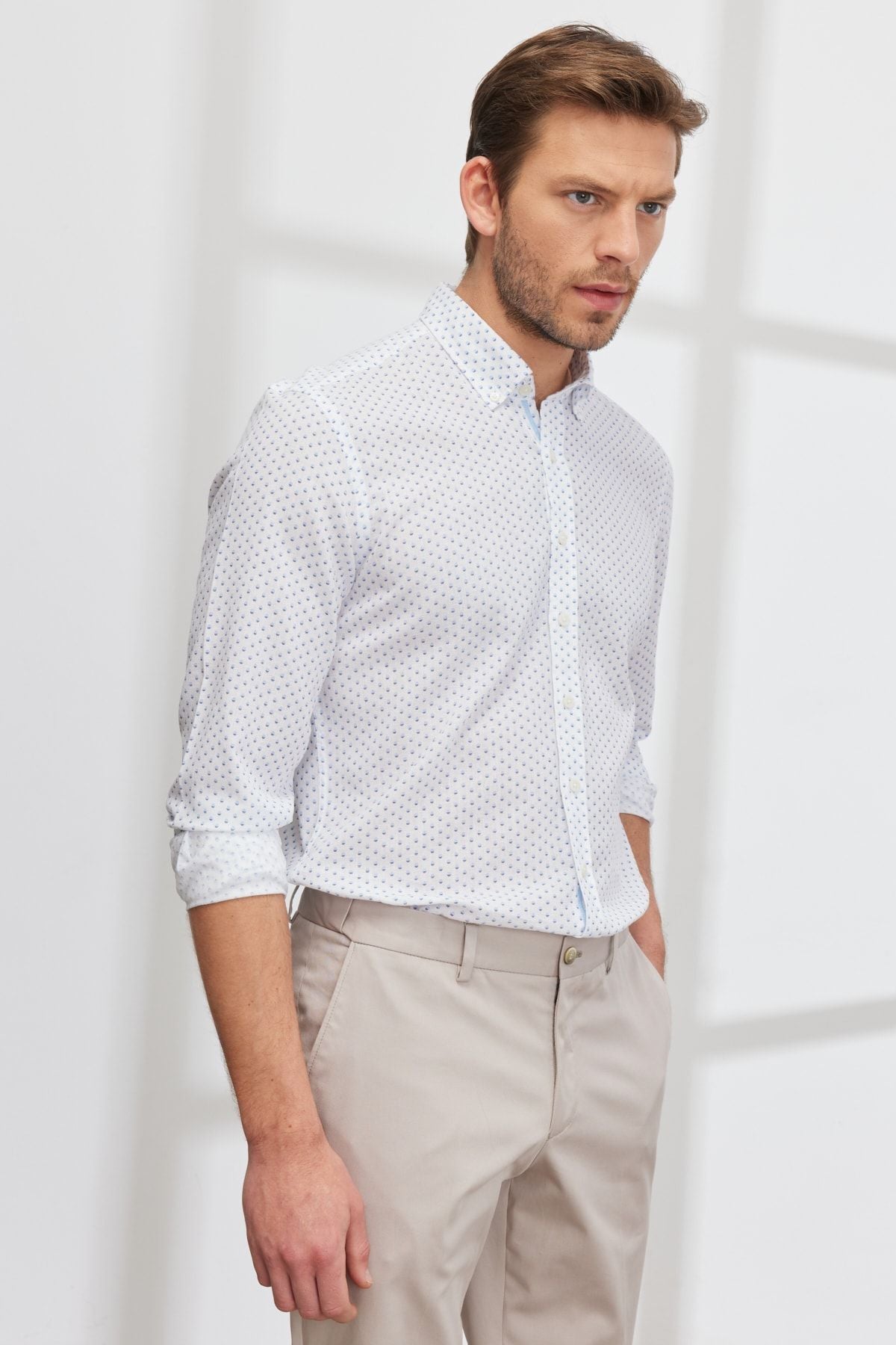 Men's white lader linen slim fit narrow cut buttoned shirt with buttoned button