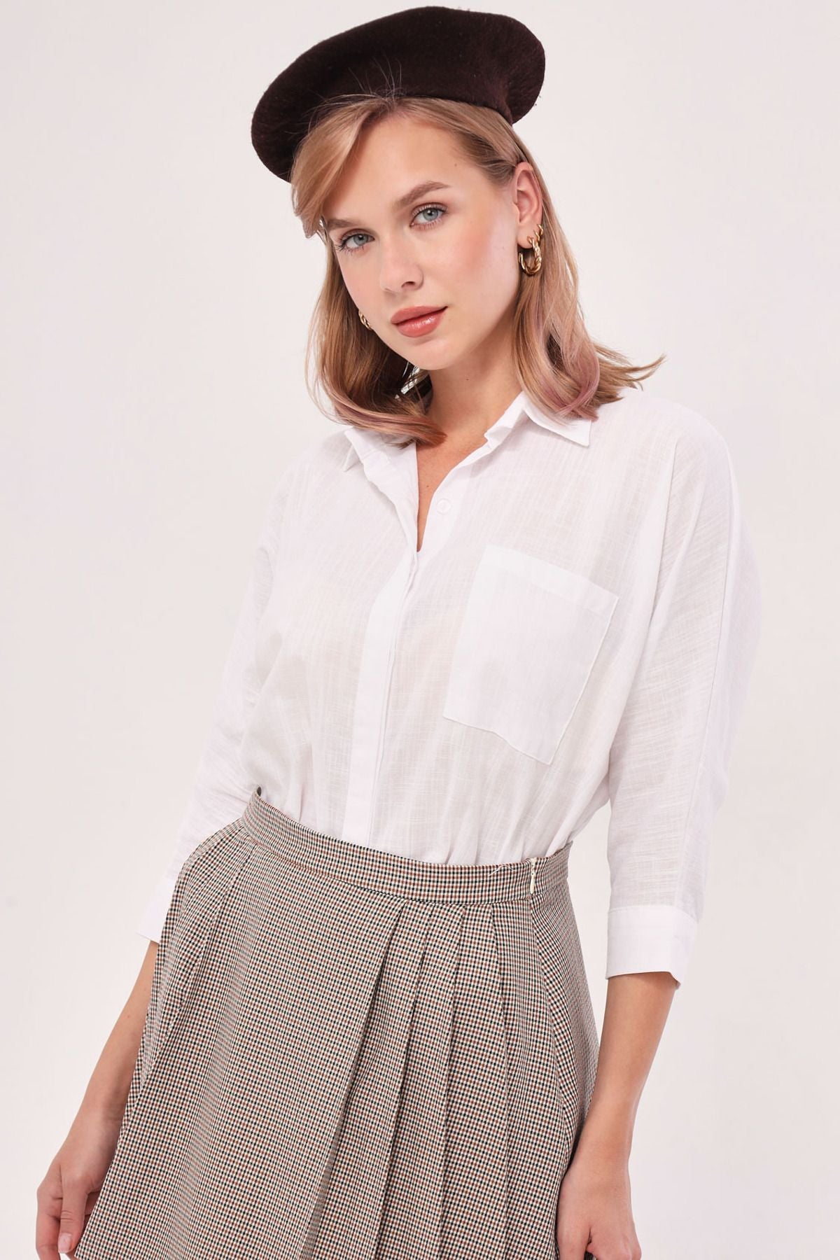 Women's white pocket shabby linen shirt ARM-21Y001035