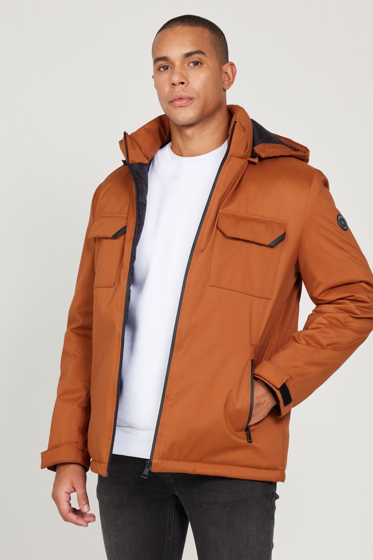 Men's tile standard fit normal cutting out of the hooded coat