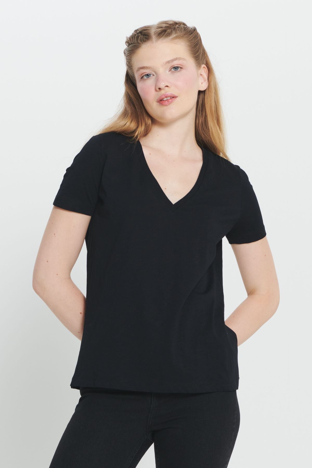 Female Black 100 %Cotton Standard Fit Normal Cut V -Neck Basic T -shirt