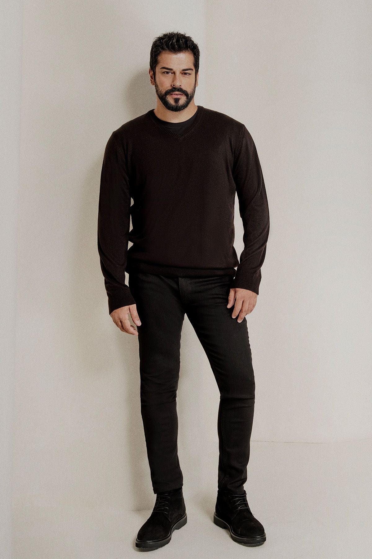 Men's black hair growth anti-pilling standard fit Normal cut V-neck knitwear sweater